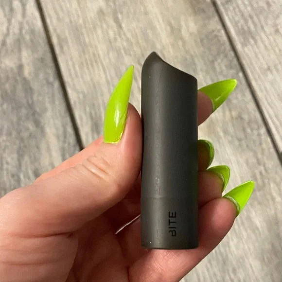 Bite Beauty Soft pink Lipstick - Picture 4 of 4